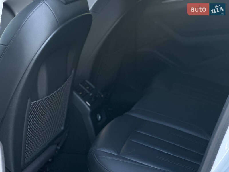 Седан Audi A4 2016 в Одессе