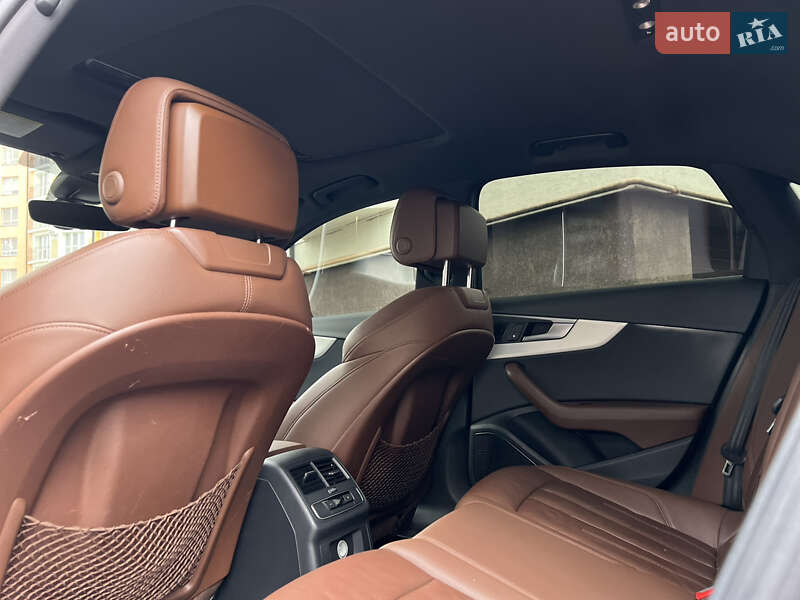 Седан Audi A4 2018 в Ивано-Франковске