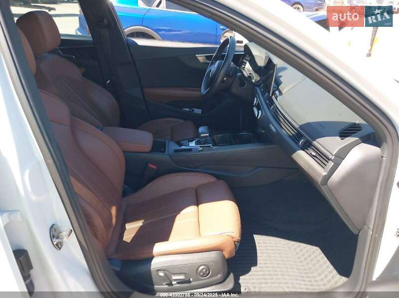 Седан Audi A4 2020 в Львові