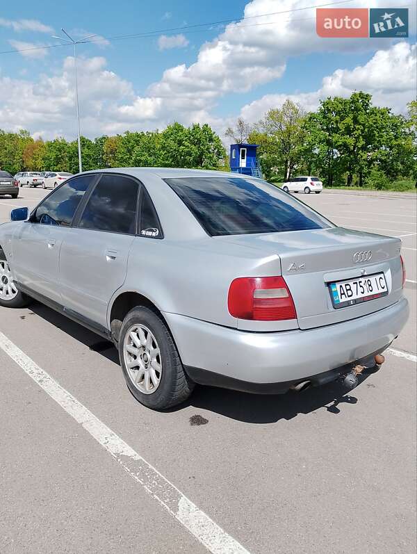 Седан Audi A4 1998 в Малой Виске