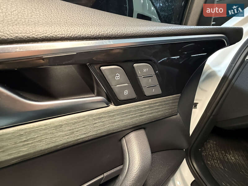 Седан Audi A4 2020 в Львове фото 27 Седан Audi A4 2020 в Львове