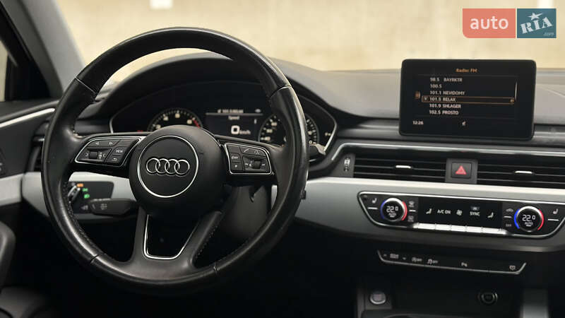 Седан Audi A4 2015 в Киеве