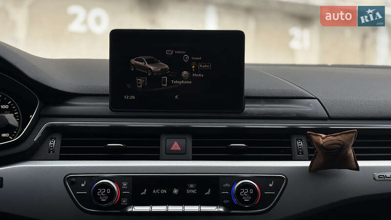 Седан Audi A4 2015 в Киеве