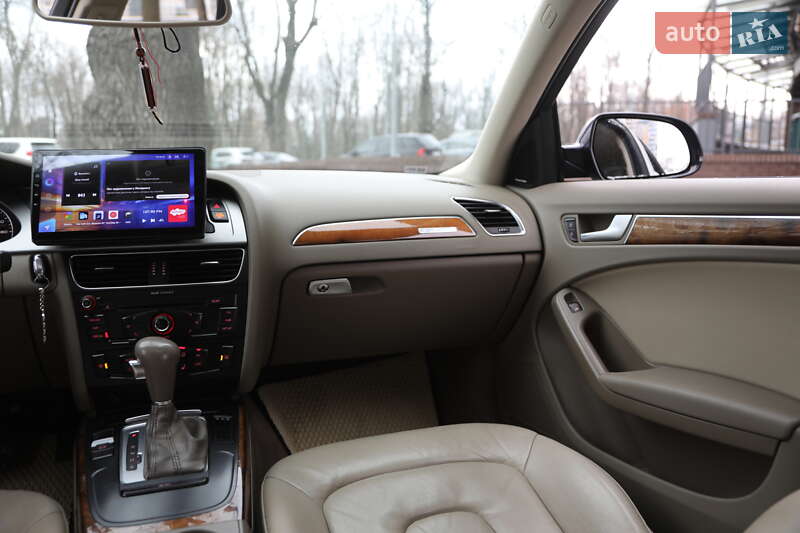 Седан Audi A4 2011 в Харькове