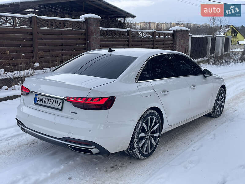 Седан Audi A4 2022 в Житомире