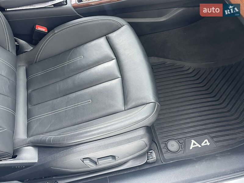 Седан Audi A4 2022 в Житомире