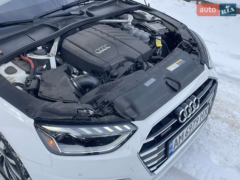Седан Audi A4 2022 в Житомире