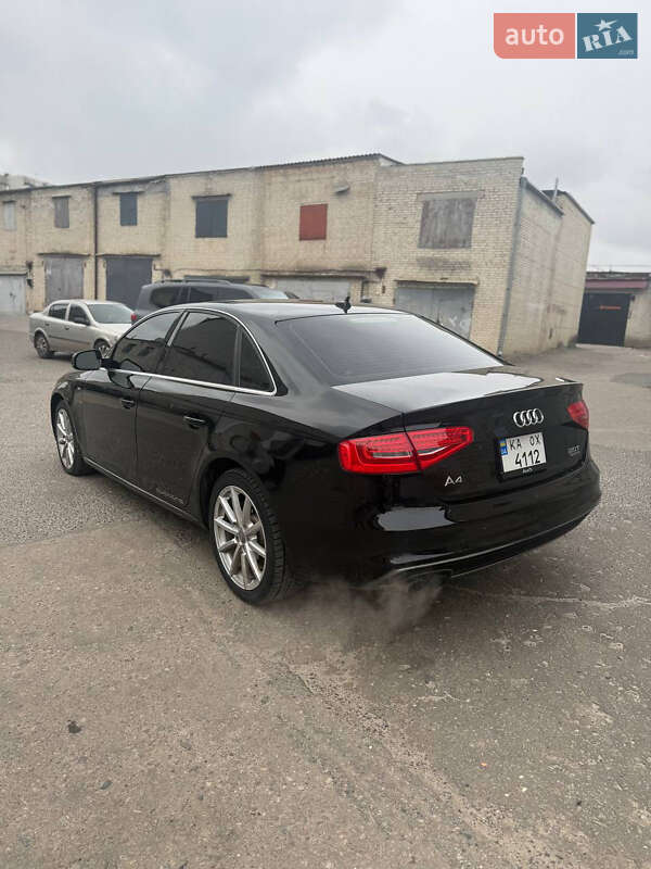 Седан Audi A4 2015 в Киеве