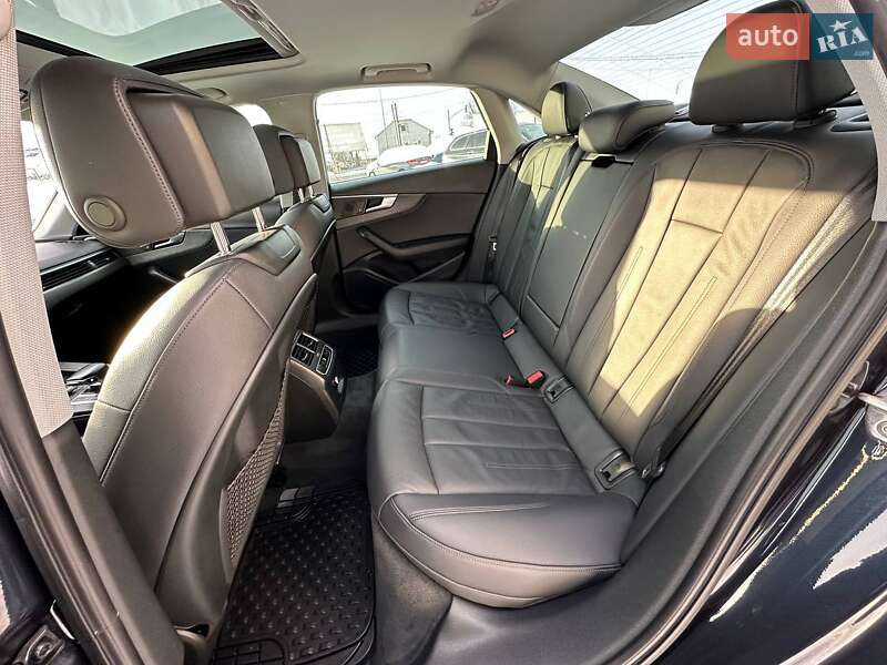 Седан Audi A4 2018 в Львове