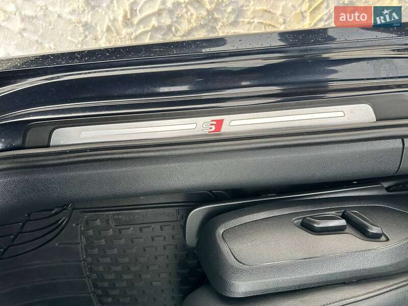 Седан Audi A4 2018 в Львове