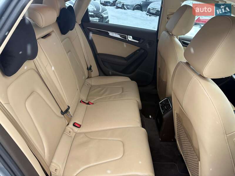 Седан Audi A4 2015 в Львове