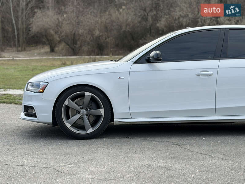 Седан Audi A4 2013 в Днепре