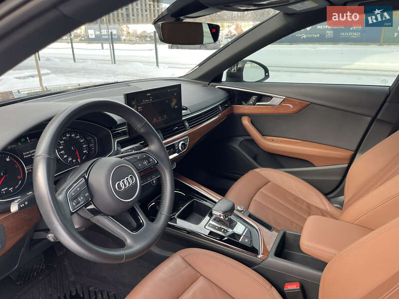 Седан Audi A4 2020 в Киеве