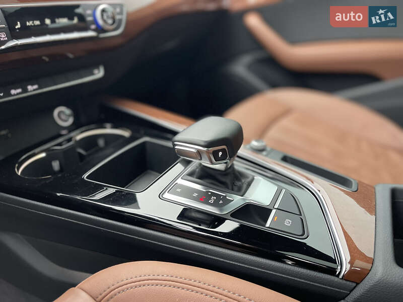 Седан Audi A4 2020 в Киеве