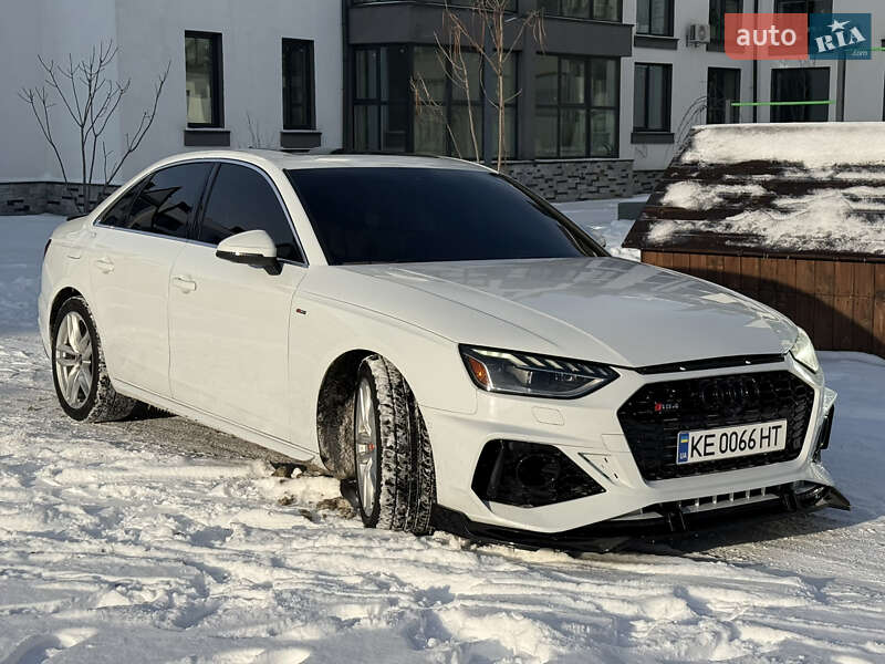 Седан Audi A4 2022 в Киеве