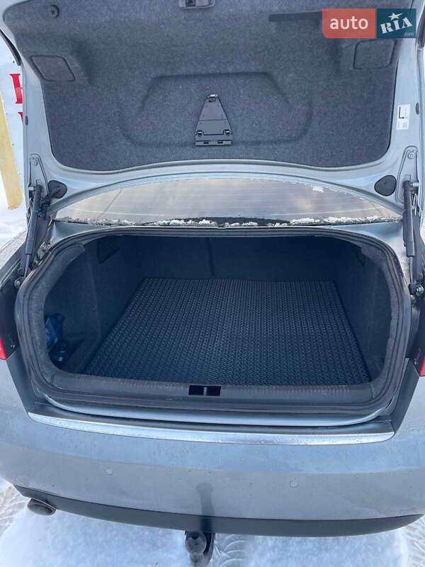 Седан Audi A4 2005 в Харькове