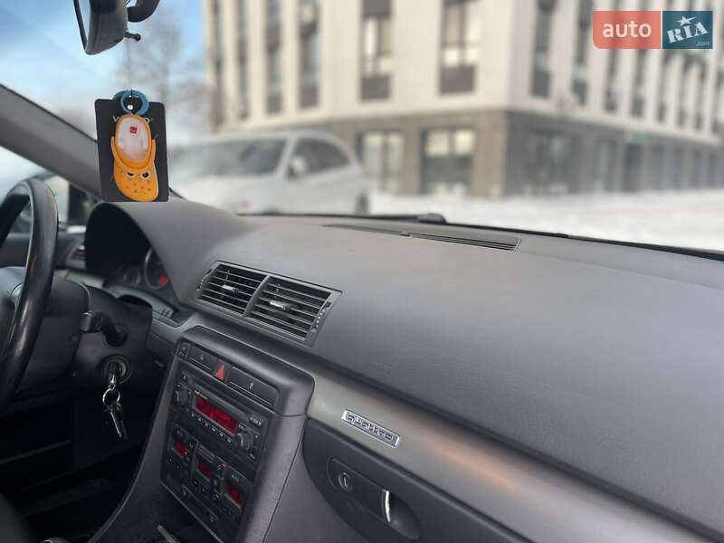 Седан Audi A4 2001 в Киеве