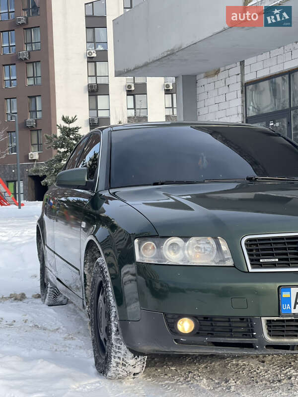 Седан Audi A4 2001 в Киеве
