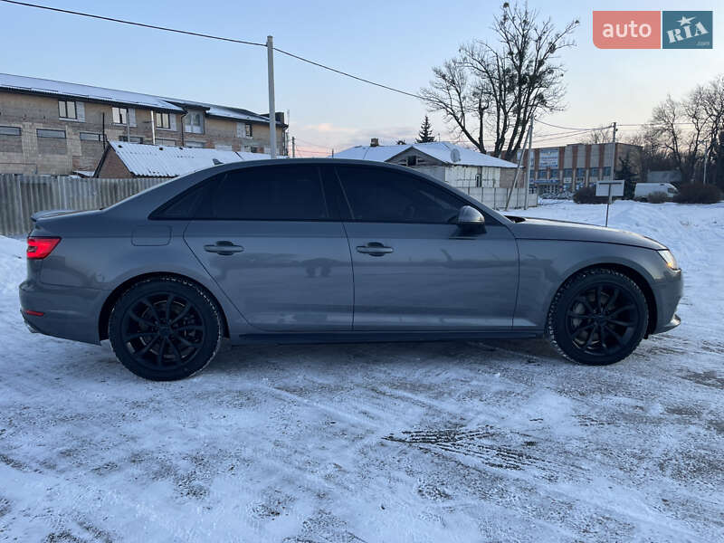 Седан Audi A4 2016 в Киеве