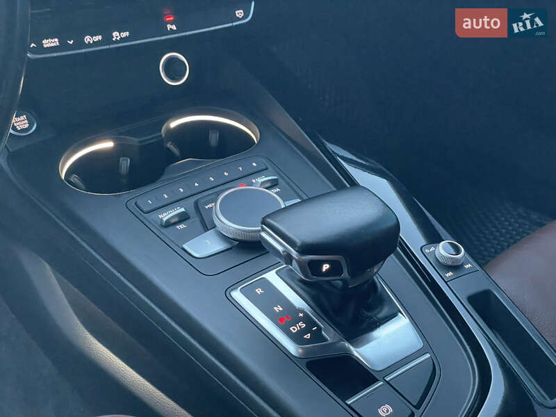 Седан Audi A4 2016 в Киеве