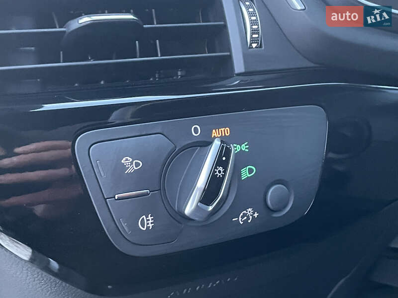 Седан Audi A4 2016 в Киеве