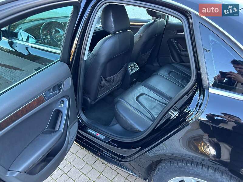 Седан Audi A4 2015 в Винниках