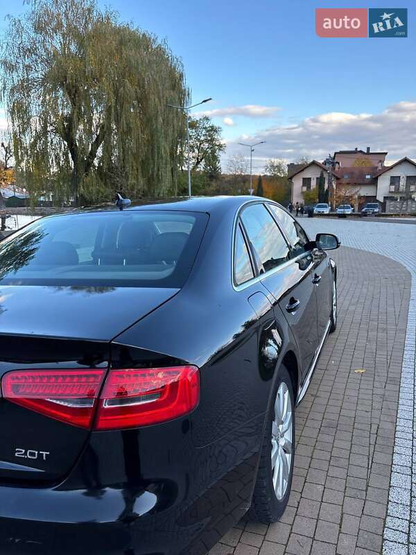 Седан Audi A4 2015 в Винниках