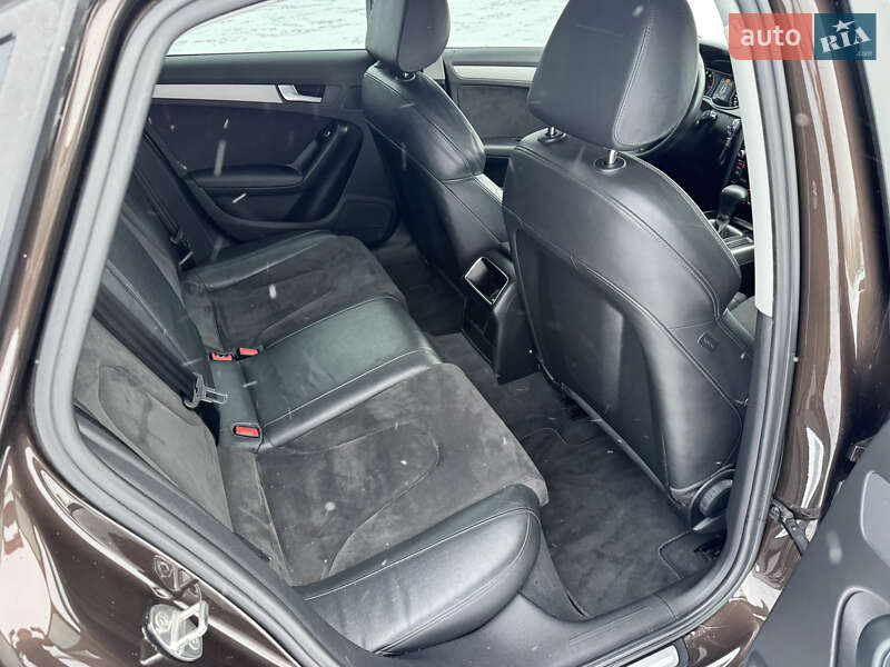 Седан Audi A4 2012 в Киеве