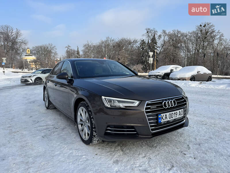 Седан Audi A4 2016 в Киеве