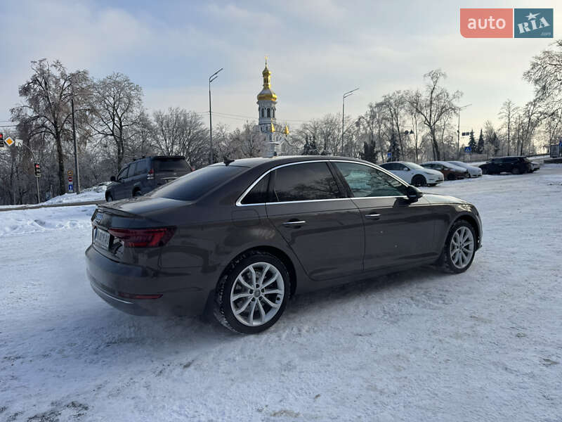 Седан Audi A4 2016 в Киеве