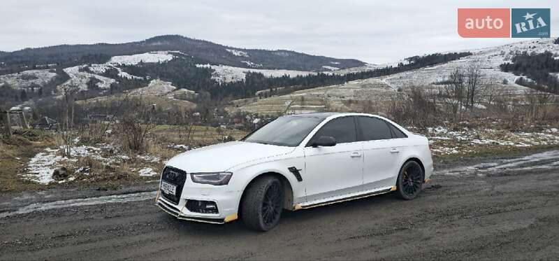 Седан Audi A4 2015 в Львове