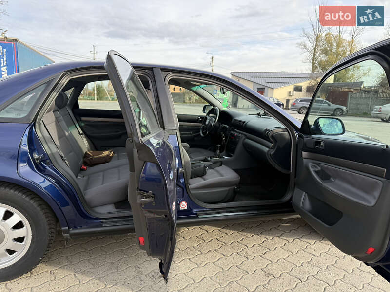 Седан Audi A4 2000 в Львове