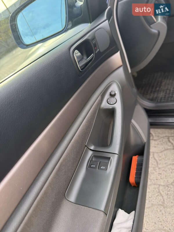 Седан Audi A4 2000 в Львове