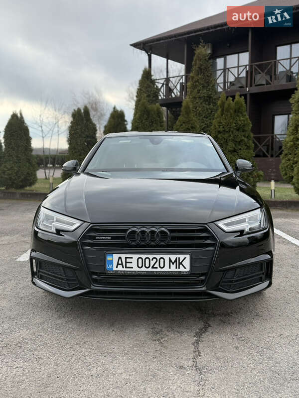 Седан Audi A4 2018 в Днепре