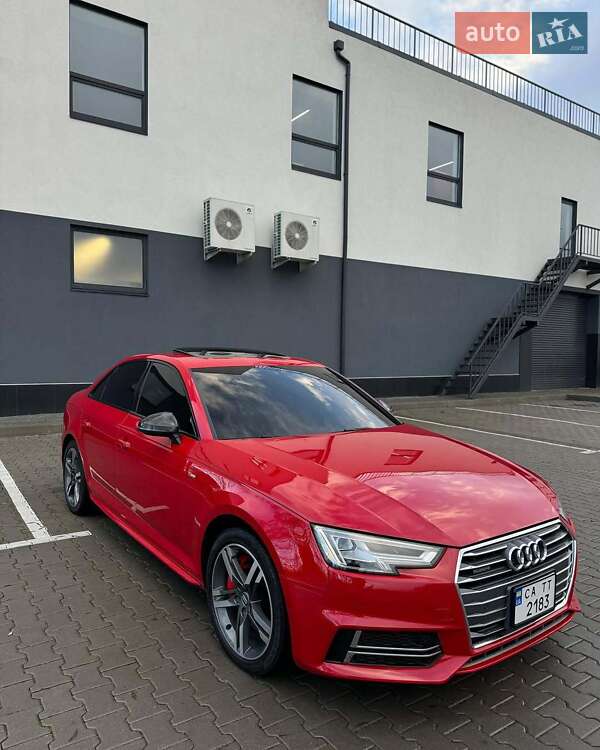 Седан Audi A4 2016 в Львове