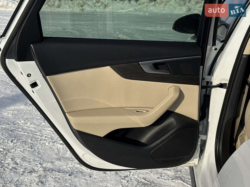 Седан Audi A4 2022 в Киеве