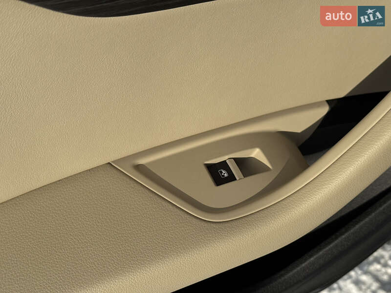 Седан Audi A4 2022 в Киеве