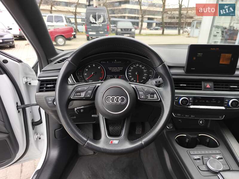 Седан Audi A4 2018 в Днепре