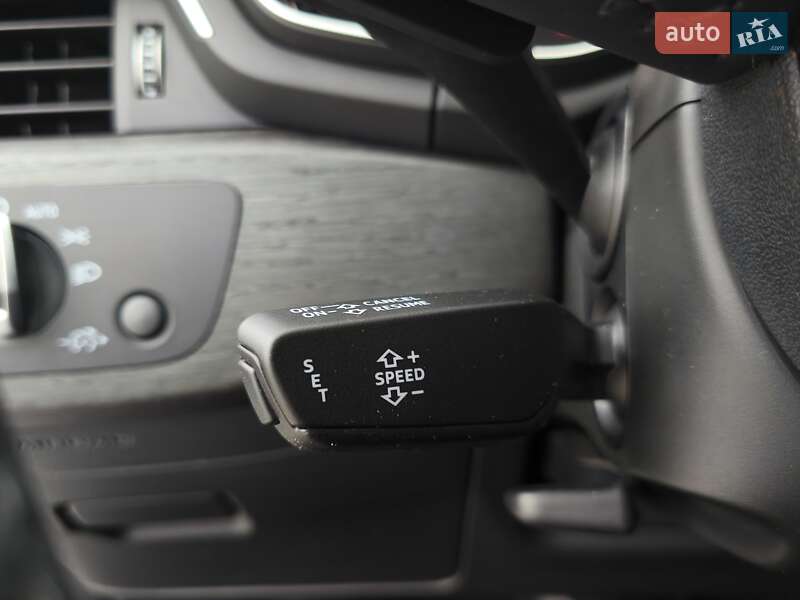 Седан Audi A4 2018 в Днепре