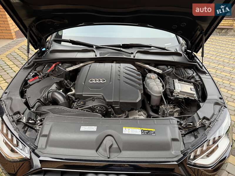 Седан Audi A4 2023 в Виннице