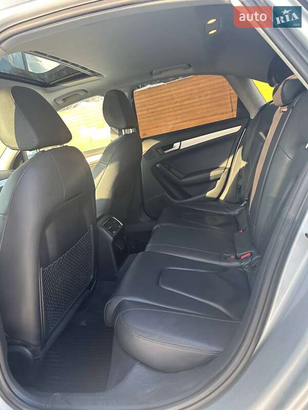 Седан Audi A4 2012 в Чернигове