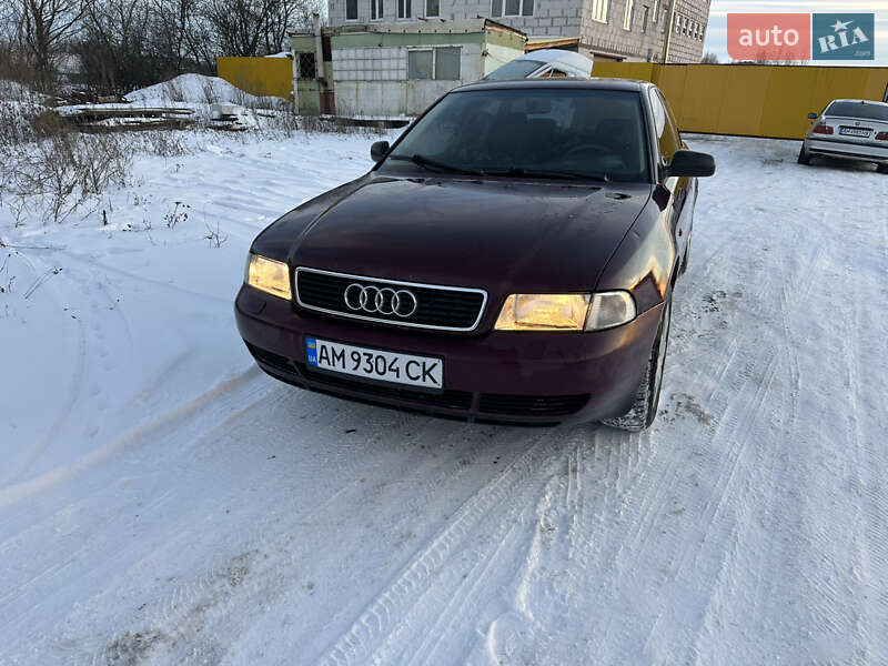 Седан Audi A4 1995 в Житомире
