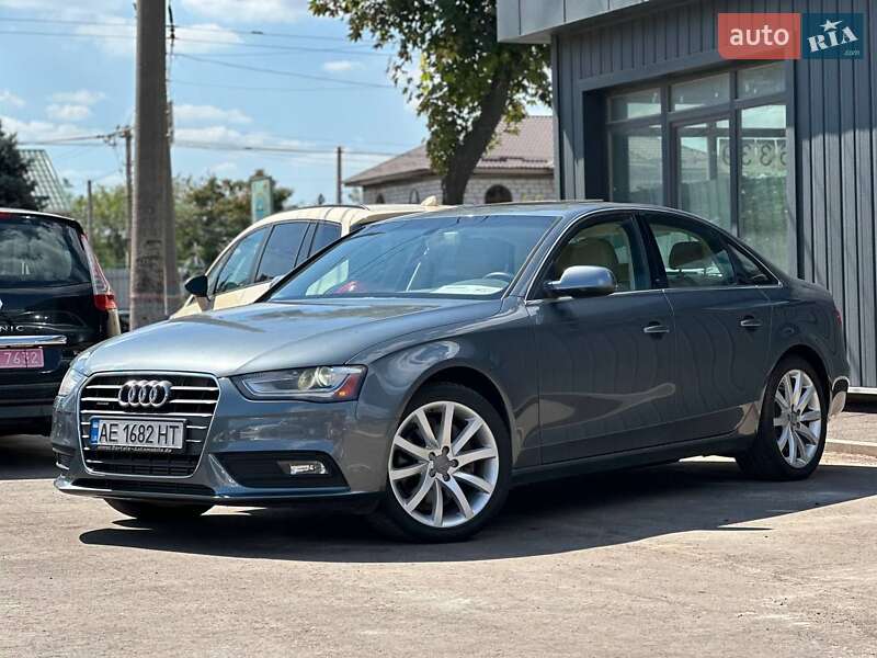 Седан Audi A4 2013 в Кривом Роге