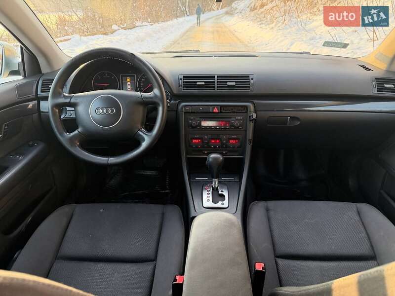 Седан Audi A4 2004 в Ровно