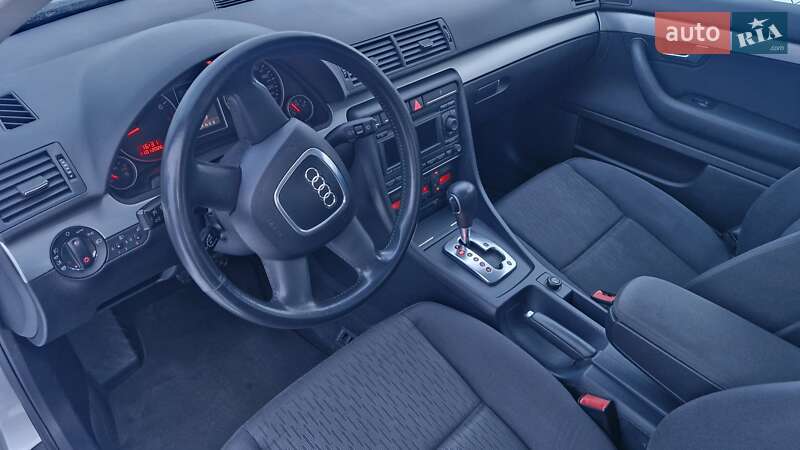 Седан Audi A4 2006 в Лановцах
