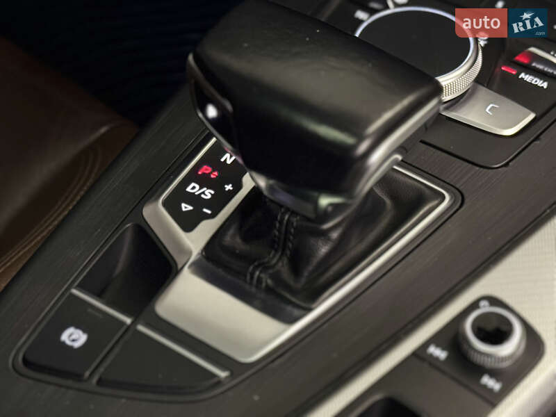 Седан Audi A4 2016 в Миколаєві