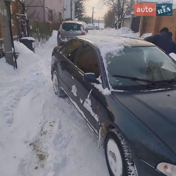Седан Audi A4 1996 в Львове