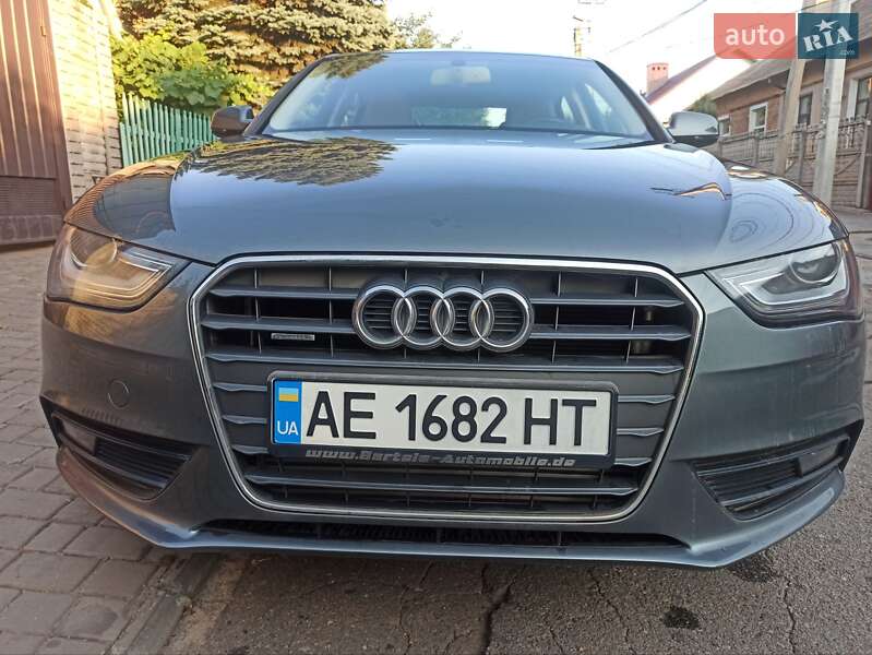 Седан Audi A4 2013 в Кривом Роге