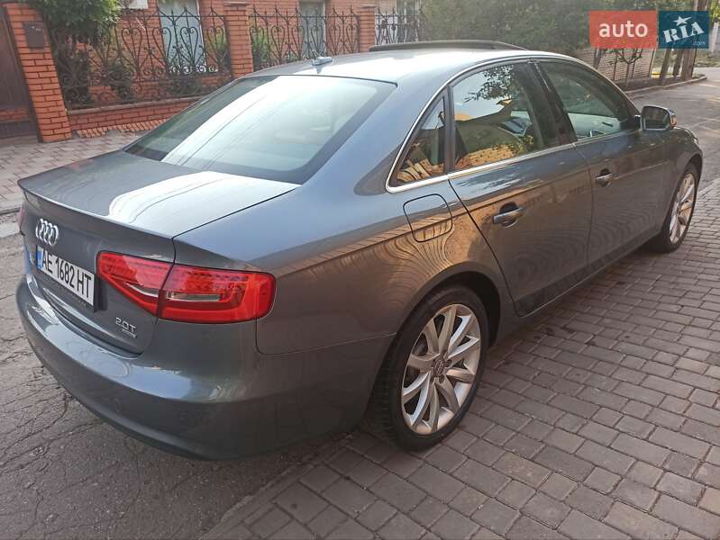 Седан Audi A4 2013 в Кривом Роге