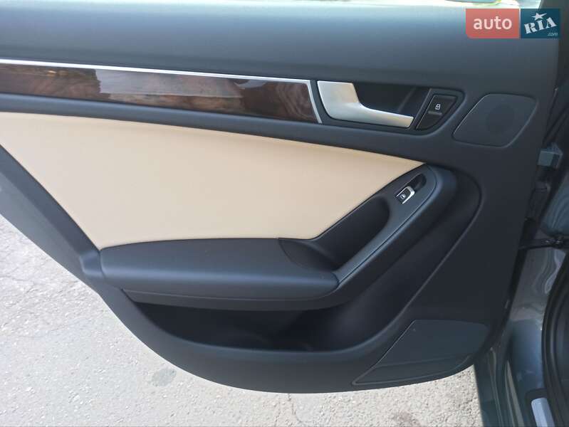 Седан Audi A4 2013 в Кривом Роге